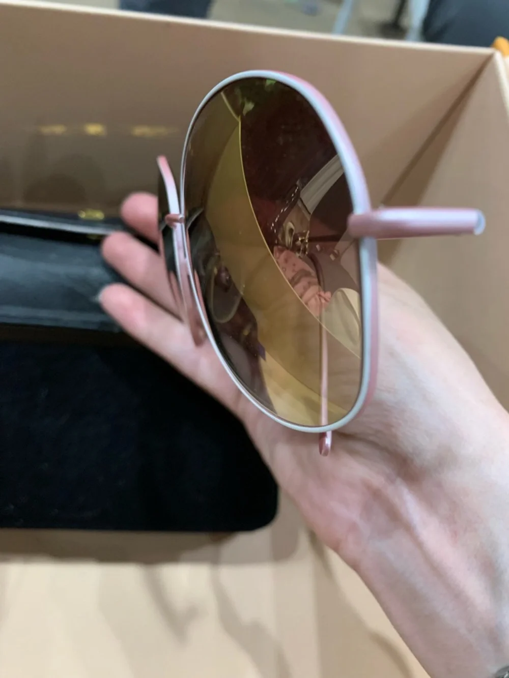 Women’s Pink Round Sunglasses - Fashionable Gradient Lenses